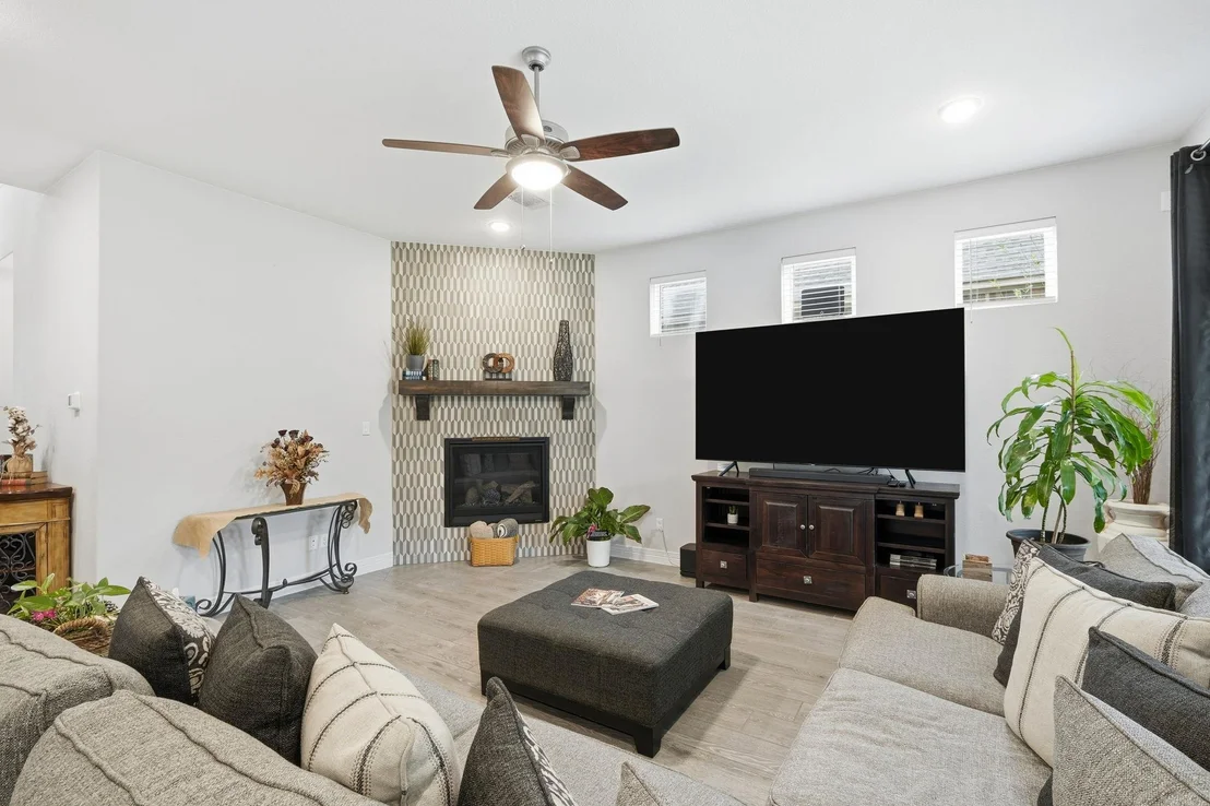 Photo of 1209 Winding Way DR