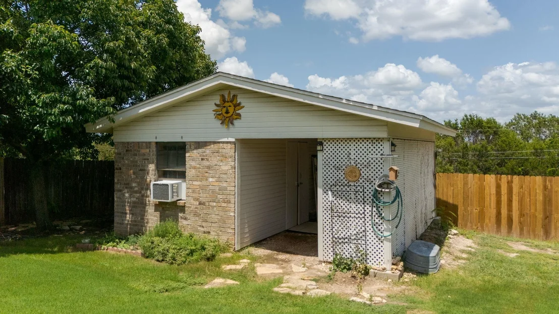 Photo of 1903 Yellowstone DR