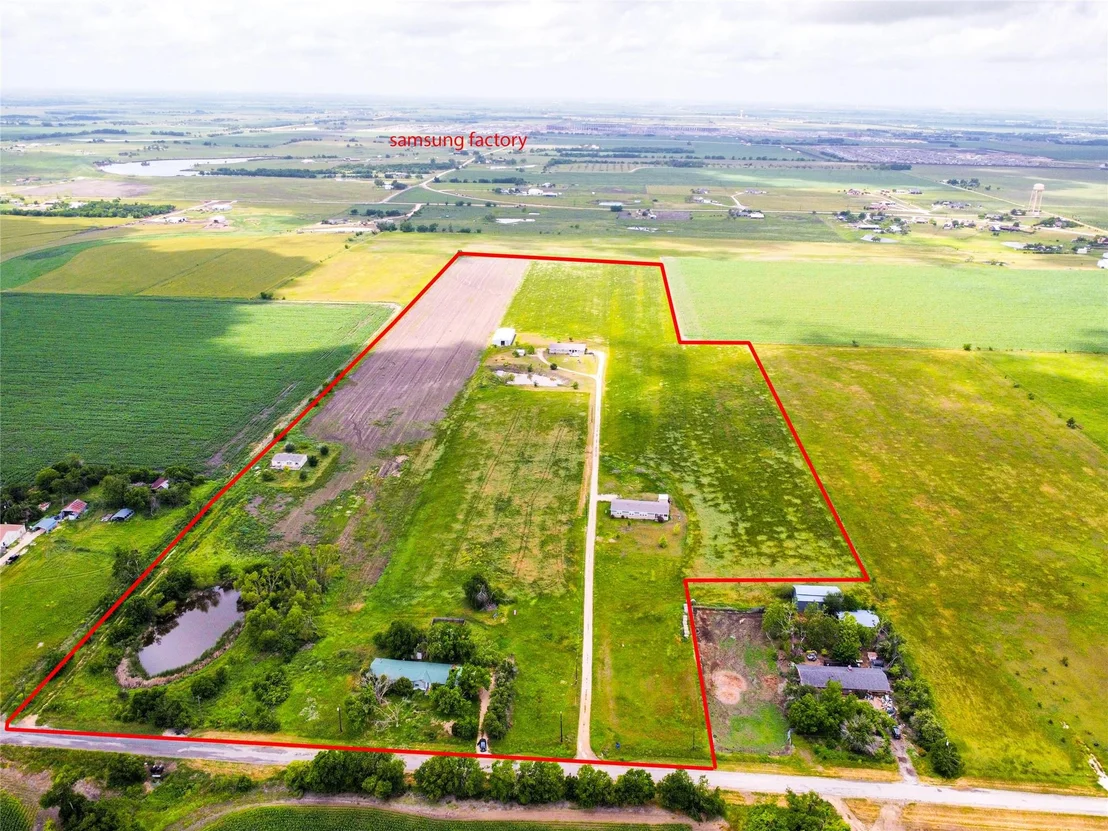 Photo of 900 County Road 406 RD