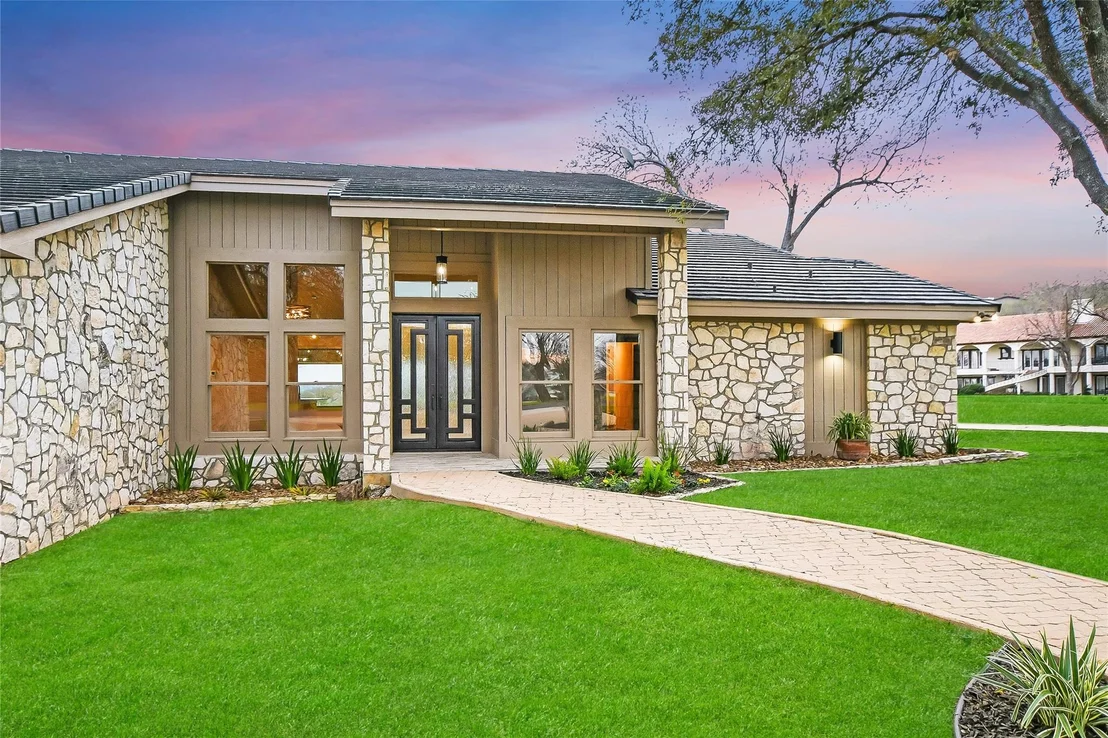 Photo of 2713 Aurora