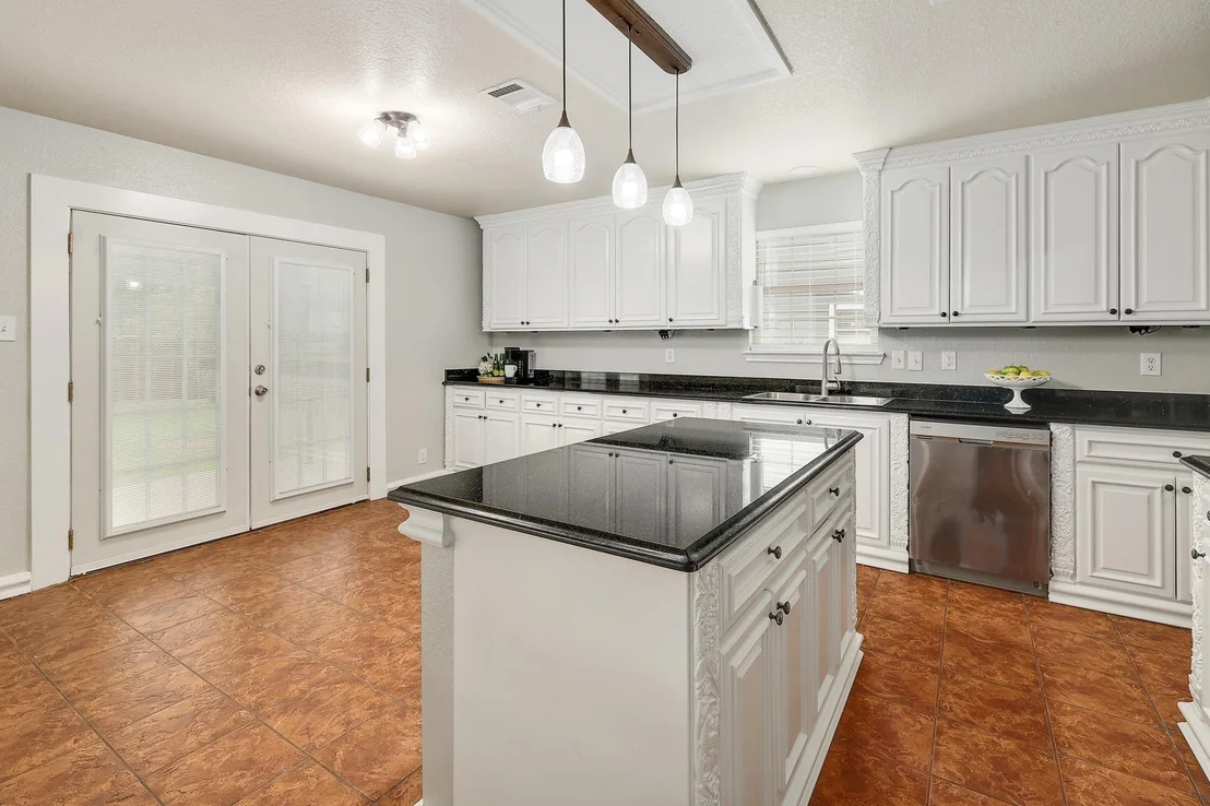 Photo of 335 Mistletoe LN