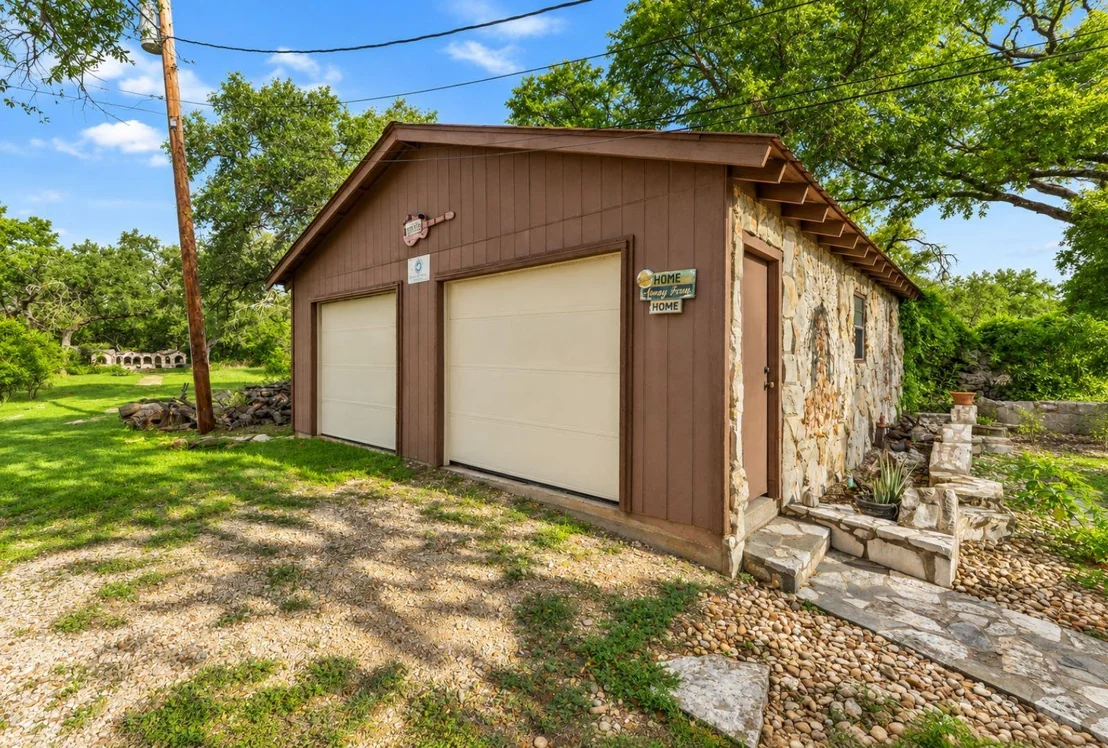Photo of 1218 Oakwood LOOP