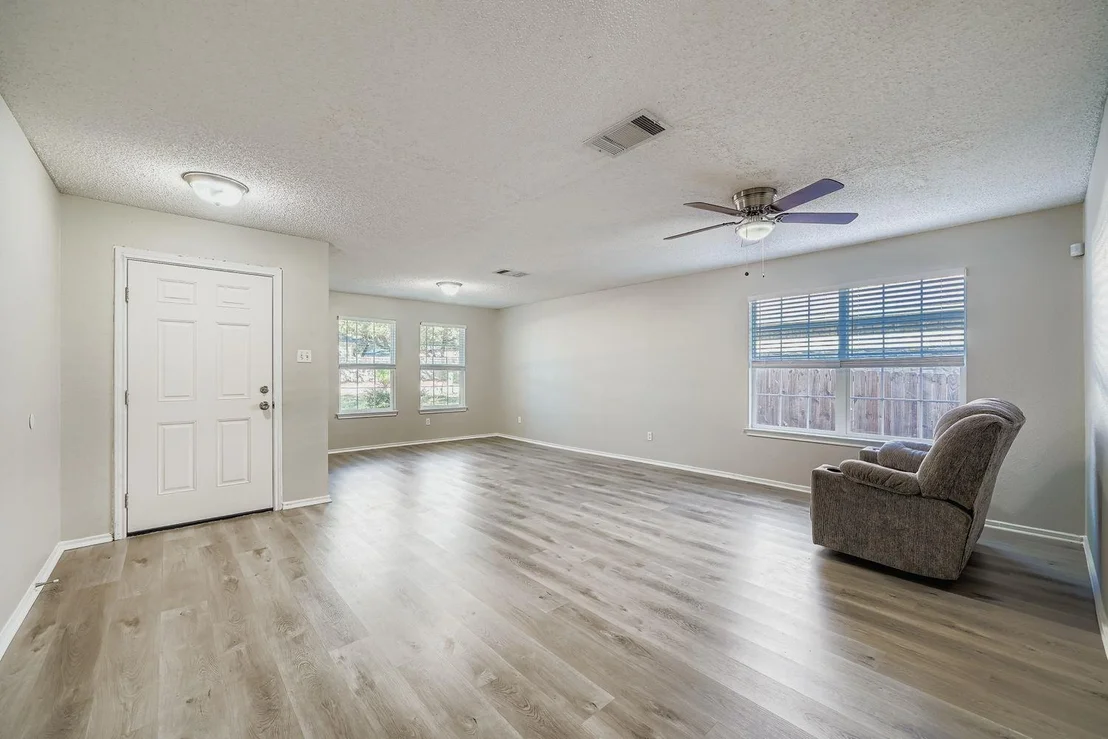 Photo of 2100 Coachlamp DR