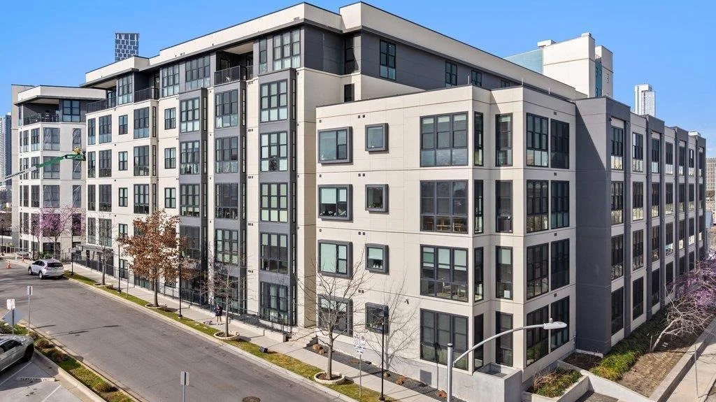 Photo of Unit 413 at 800 Embassy DR