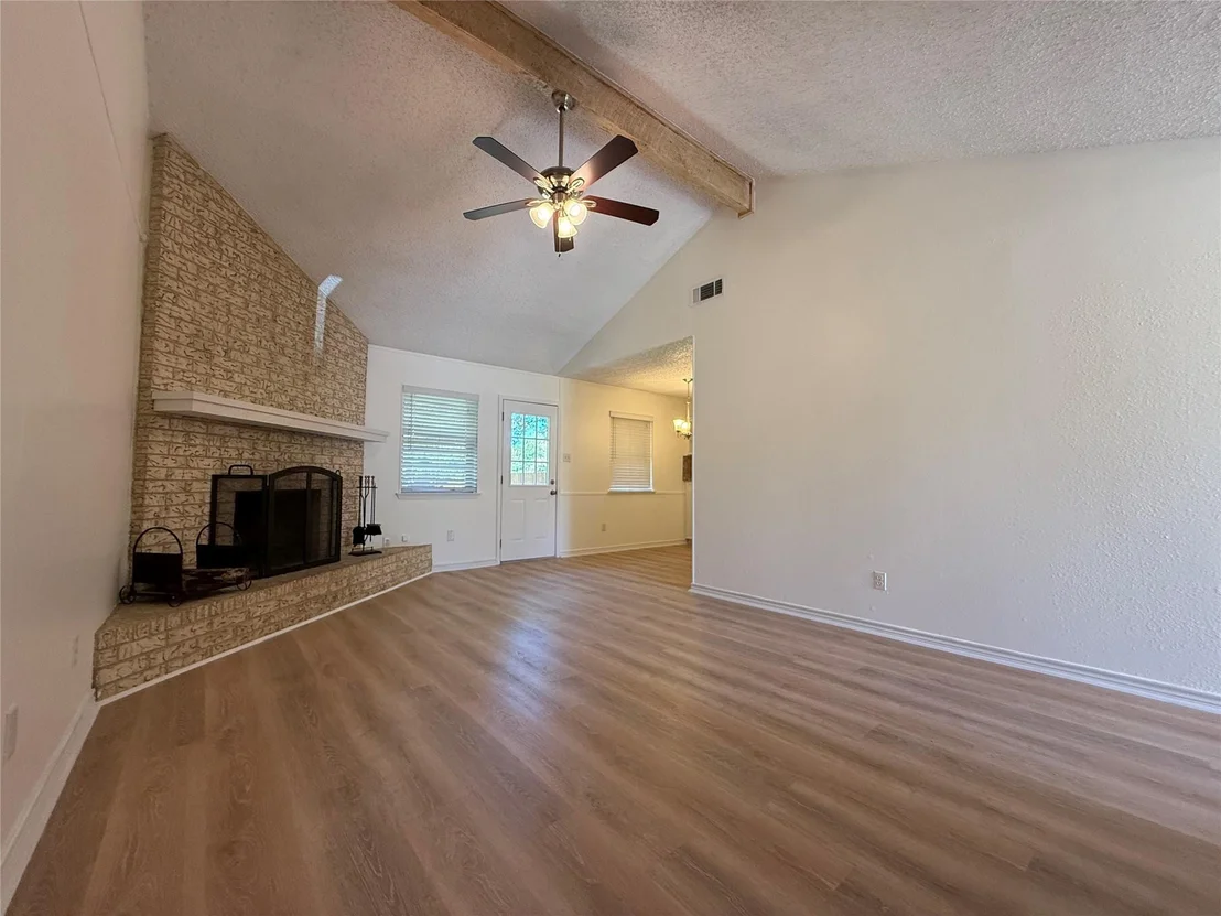 Photo of 503 E Central DR
