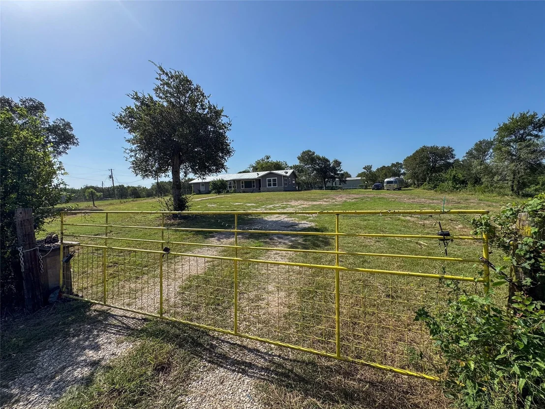 Photo of 2813 Highway 21 W