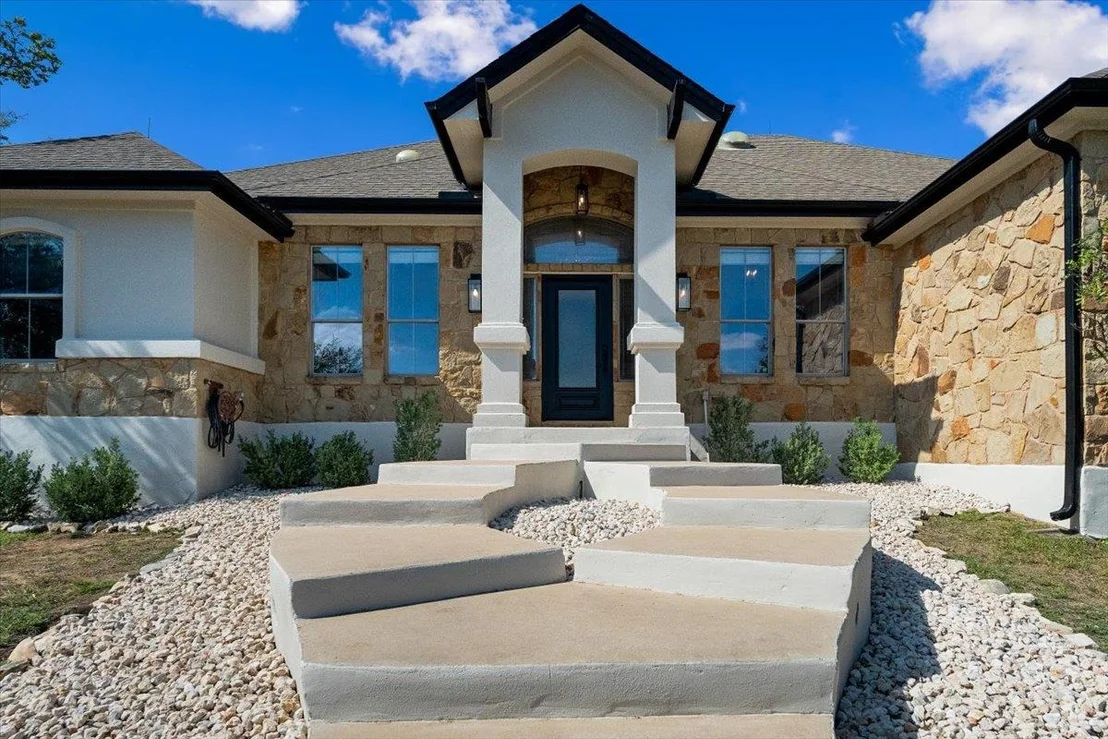 Photo of 10621 W Cave LOOP