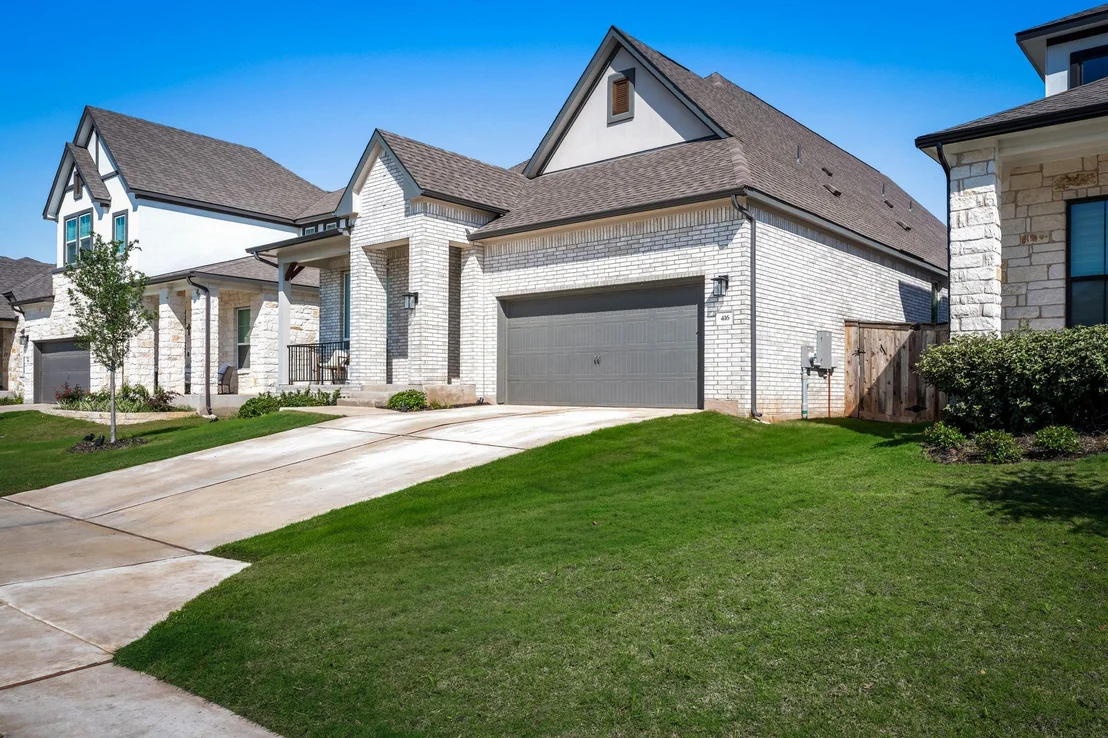 Photo of 416 Crescent Heights DR