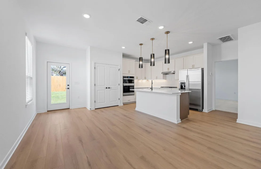 Photo of 125 Adlai Ave