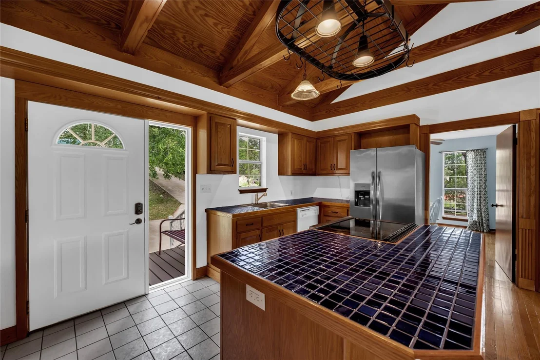 Photo of 1514 Sunset Cliff RD