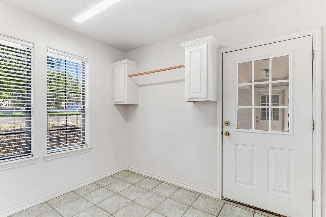 Photo of 309 Delaware Springs BLVD