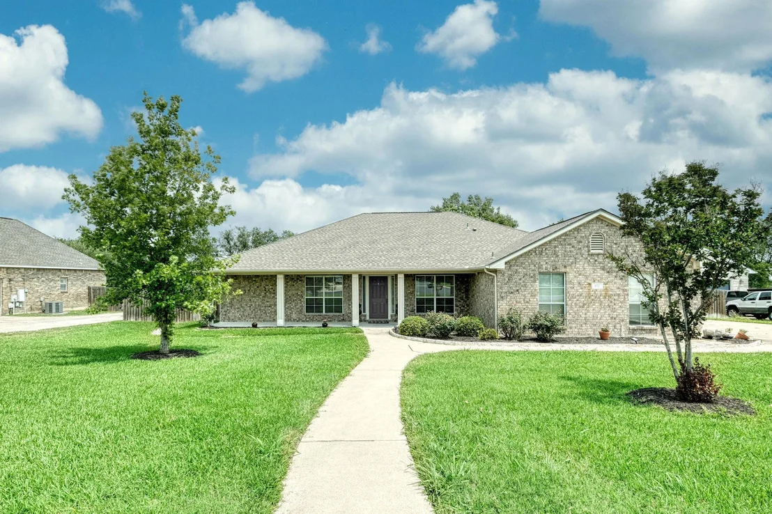 Photo of 102 Bosque DR