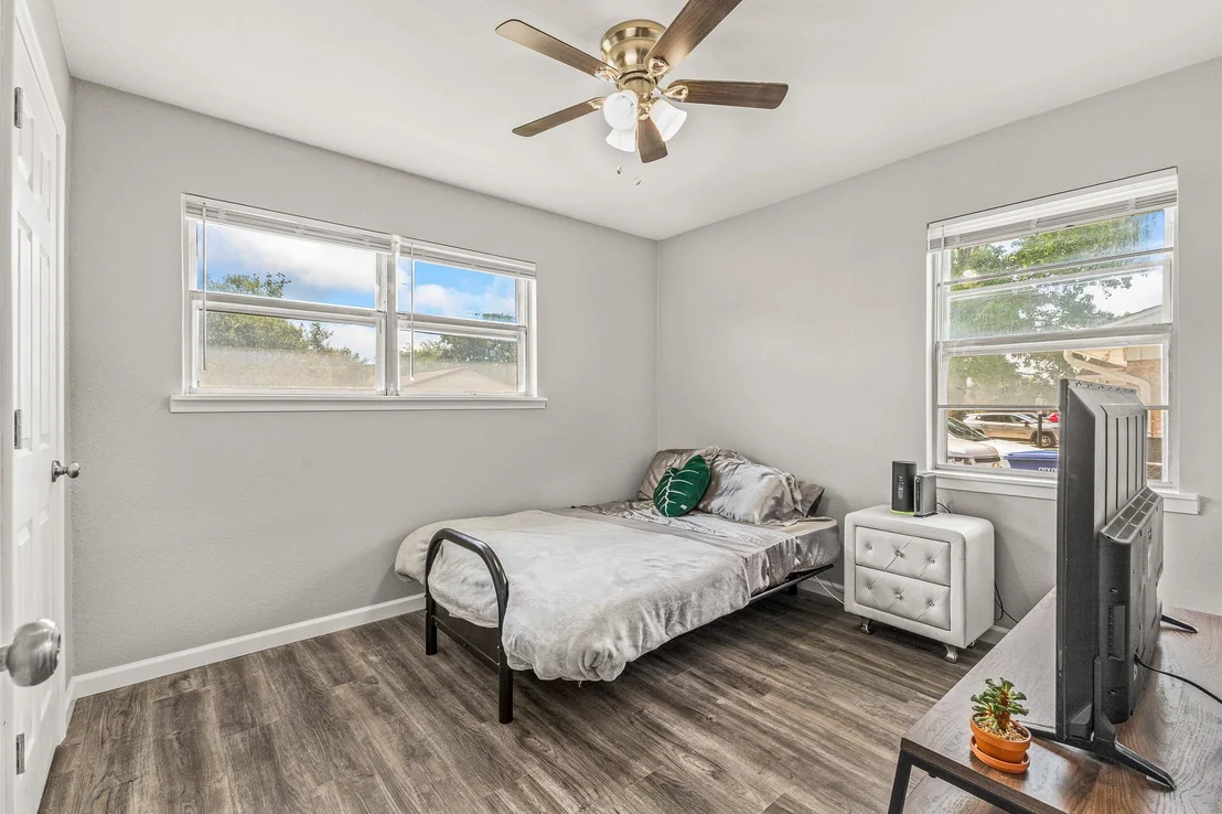Photo of 1302 Phyllis DR