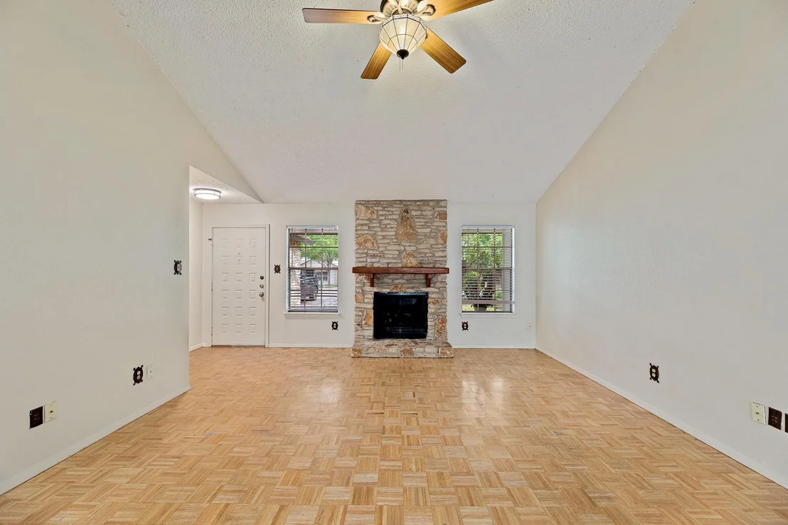 Photo of 8022 Scotland Yard