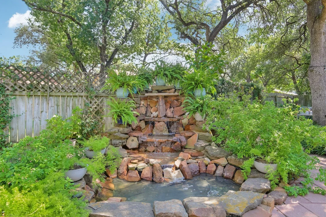 Photo of 4107 Adelphi LN