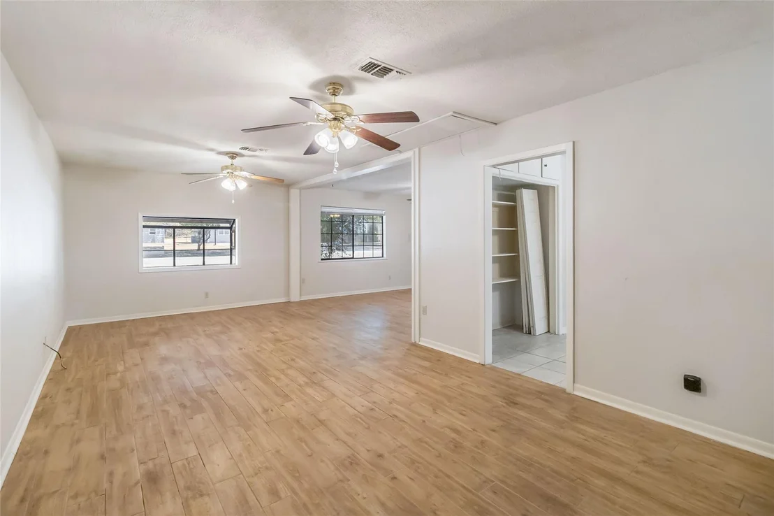 Photo of 757 N Main ST