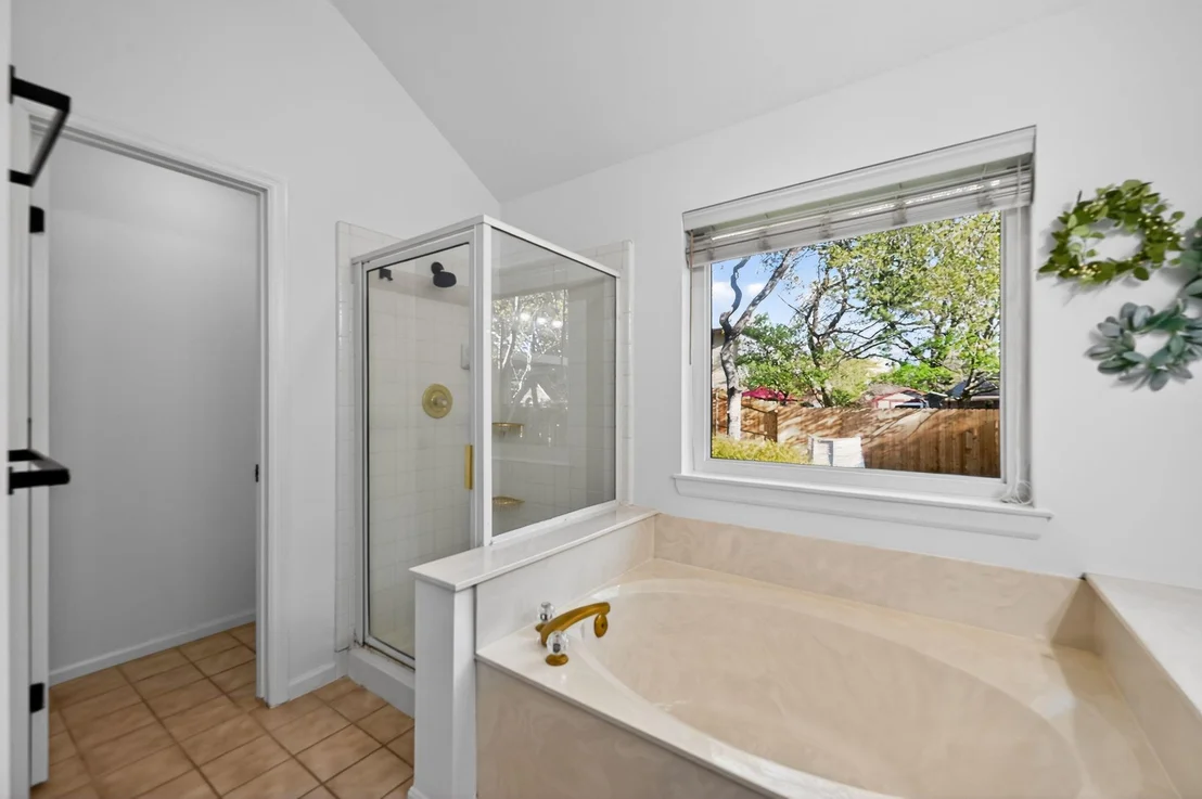 Photo of 1118 Oaklands DR