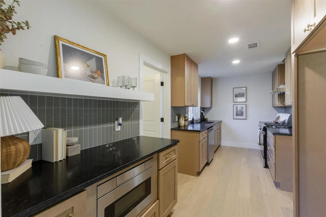 Photo of 4011 Austin Woods DR