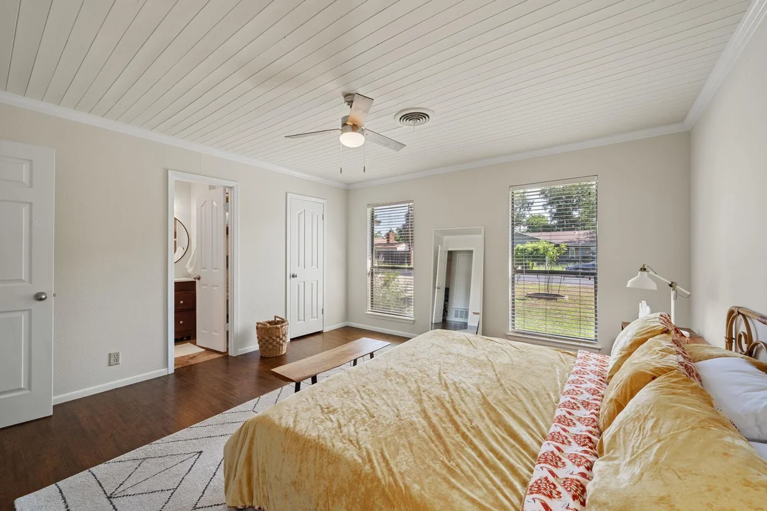 Photo of 2702 Parker DR