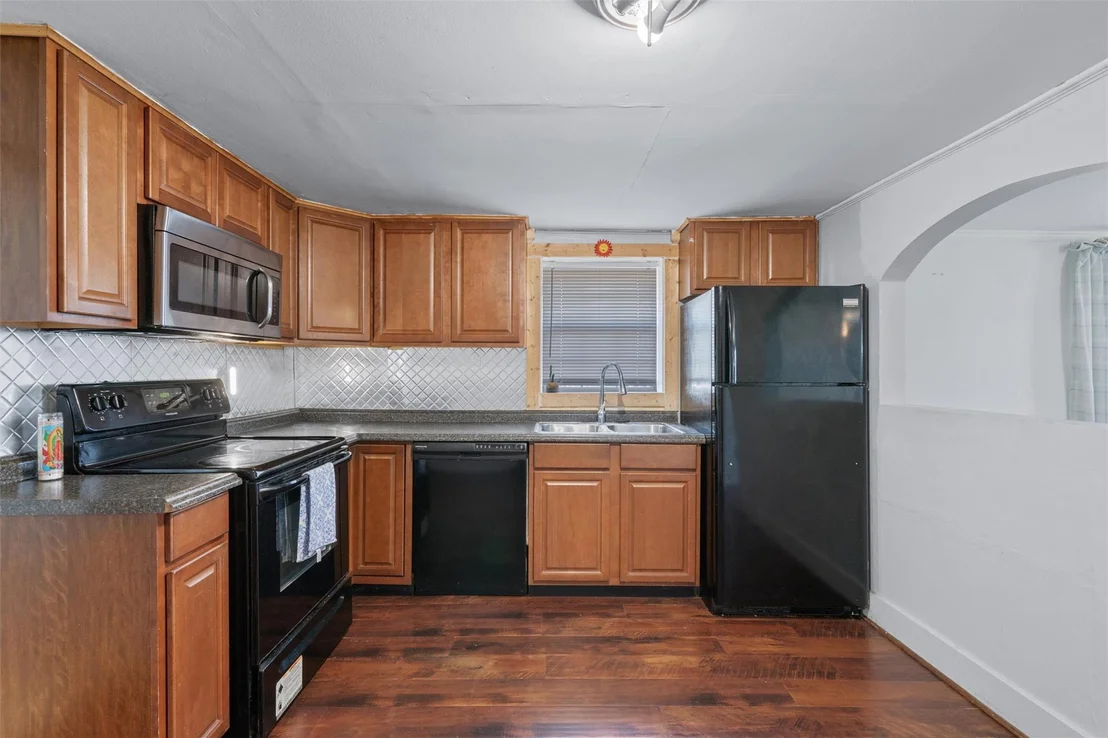 Photo of 401 Eberhart LN