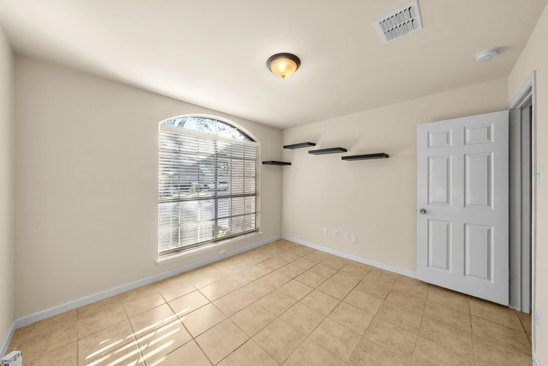 Photo of 9326 Lightwood LOOP
