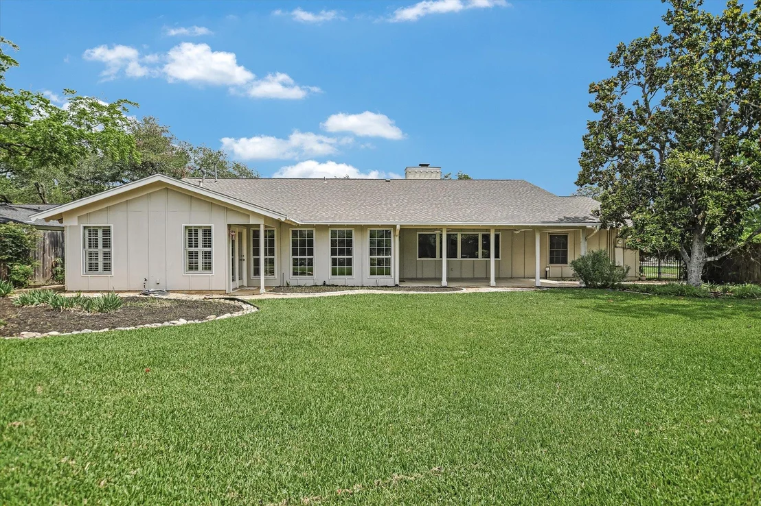 Photo of 4011 N Hills DR