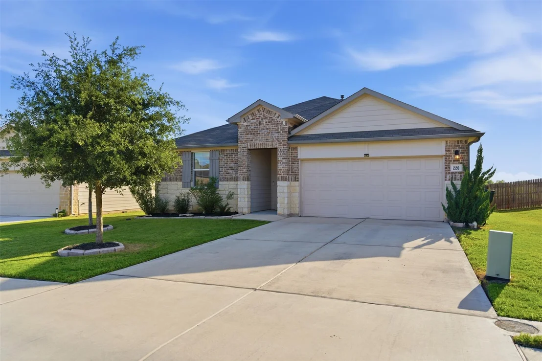 Photo of 220 Apache Plum DR