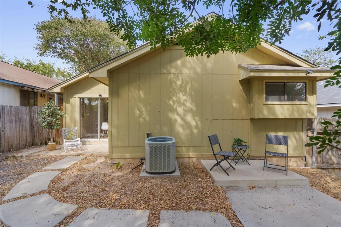 Photo of 1809 Heatherglen LN