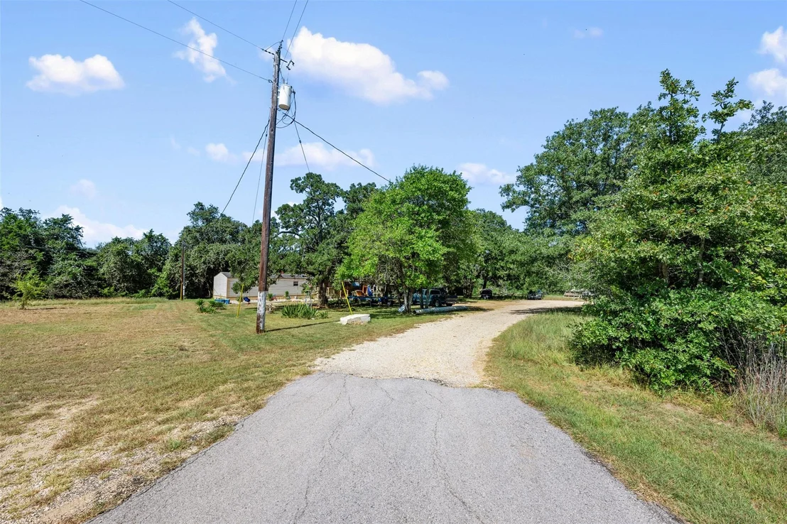 Photo of Unit 1 at 2057 US-290 Highway E