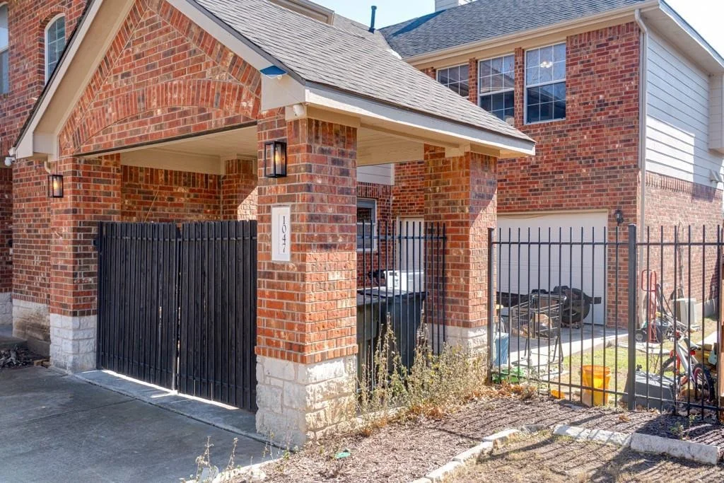 Photo of 1047 Giberson WAY
