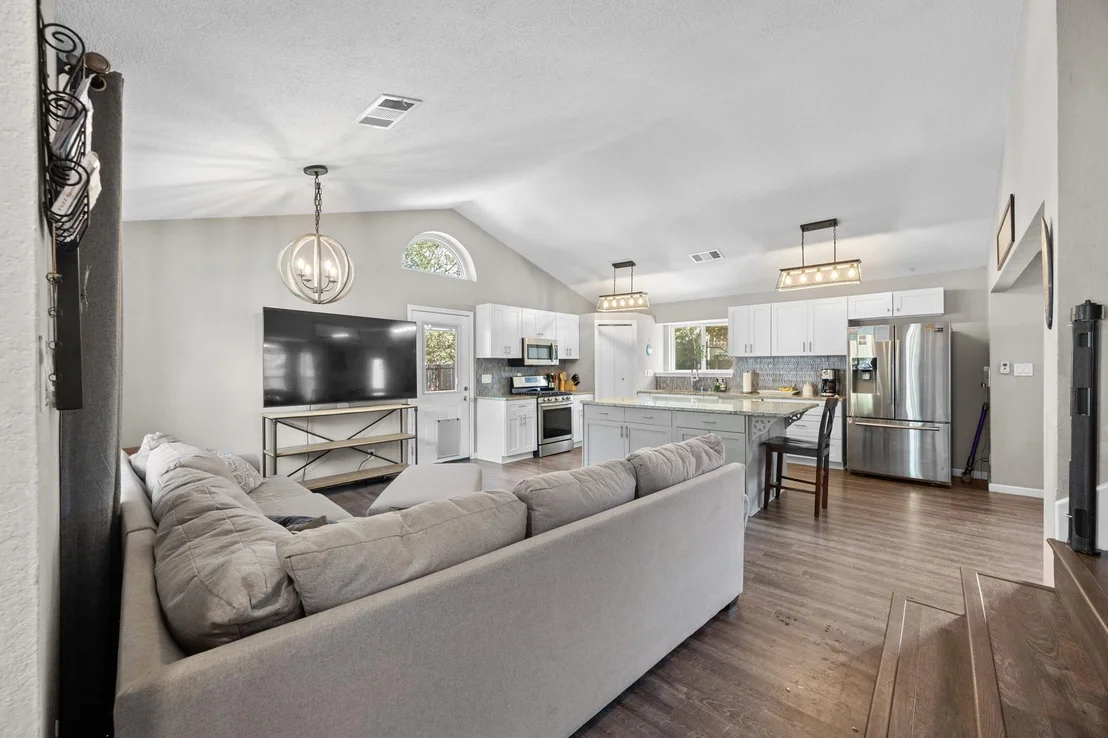 Photo of 806 Brook BND