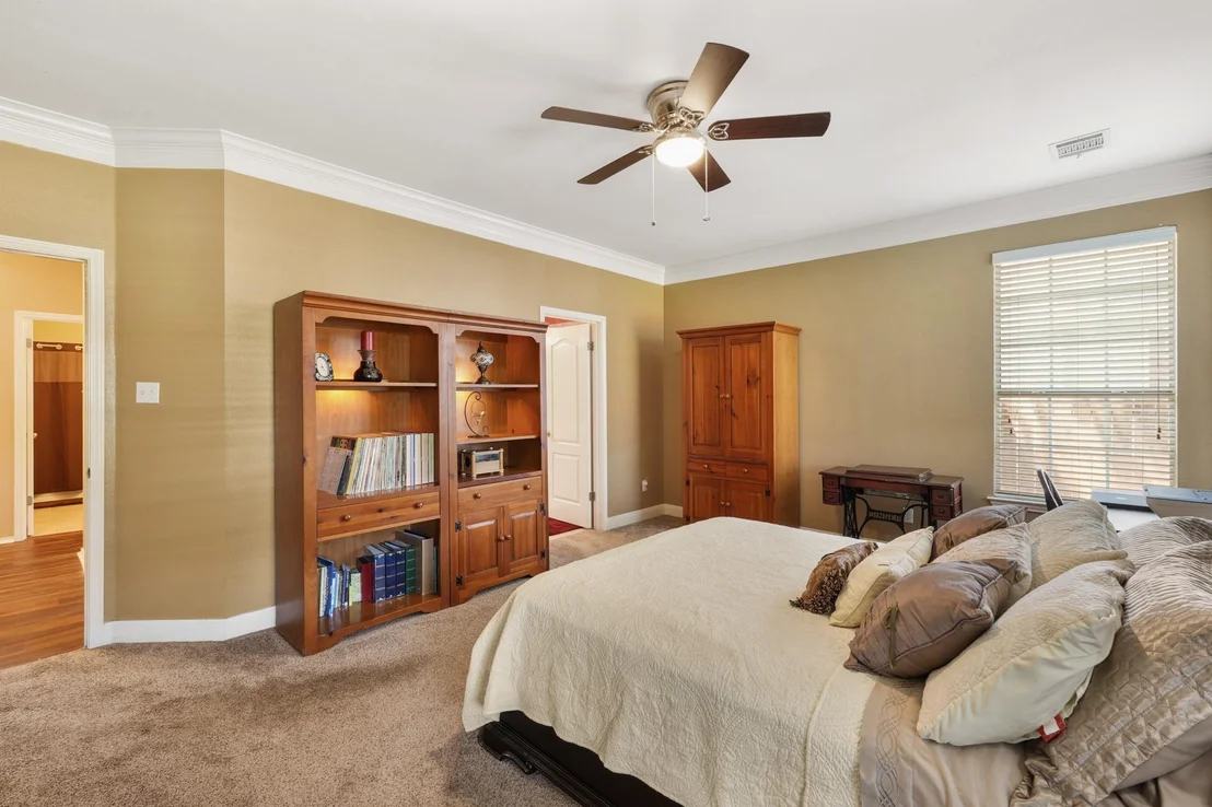 Photo of 1028 Thackeray LN