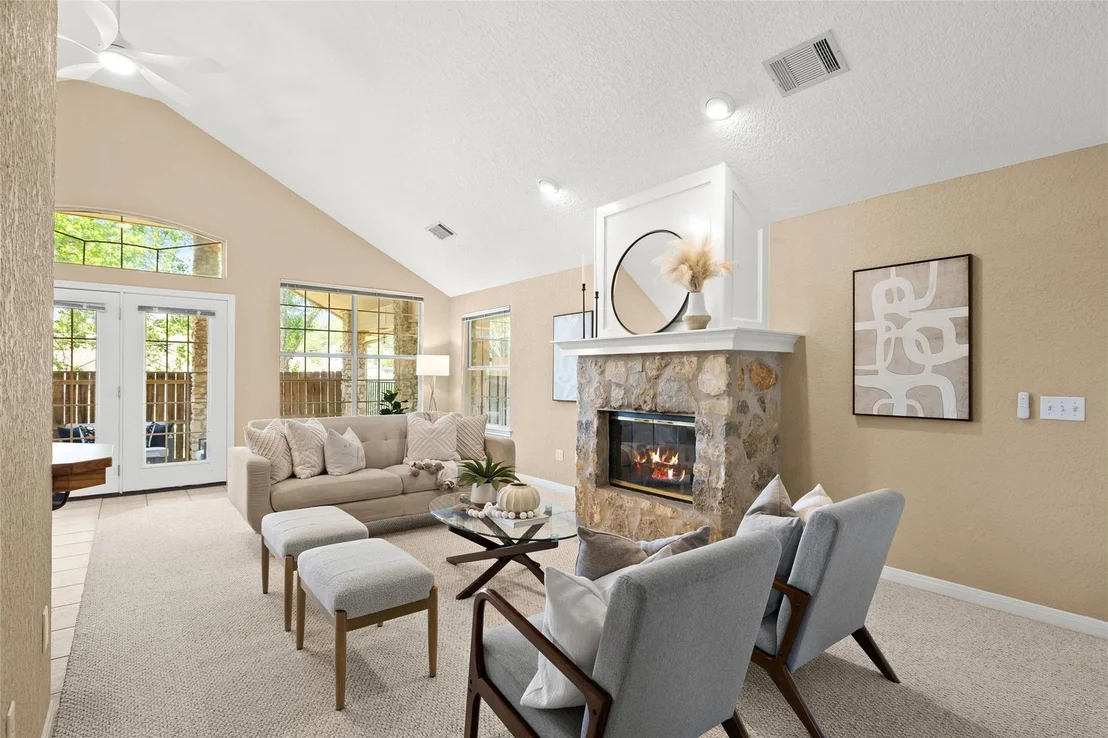 Photo of 115 Greenridge LN
