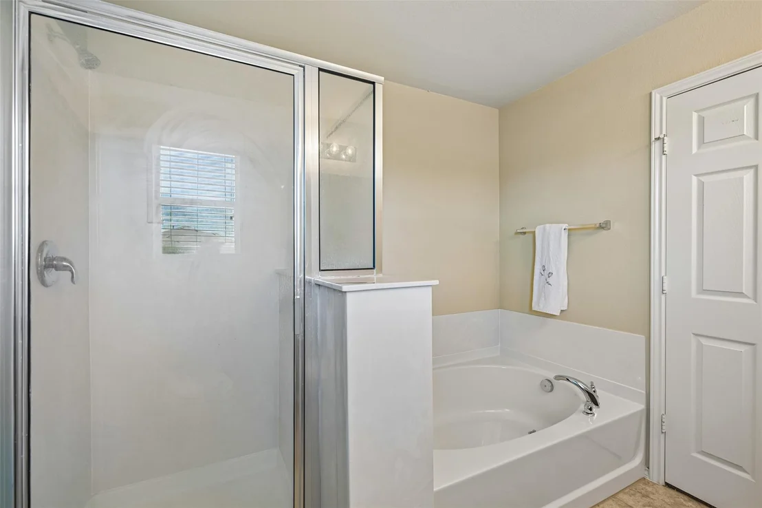 Photo of 140 Lynn Crest BND