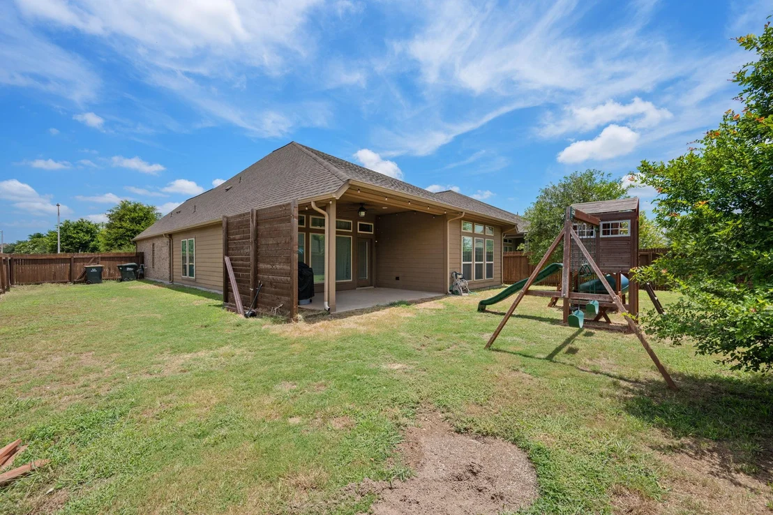 Photo of 204 Lacey Oak LOOP