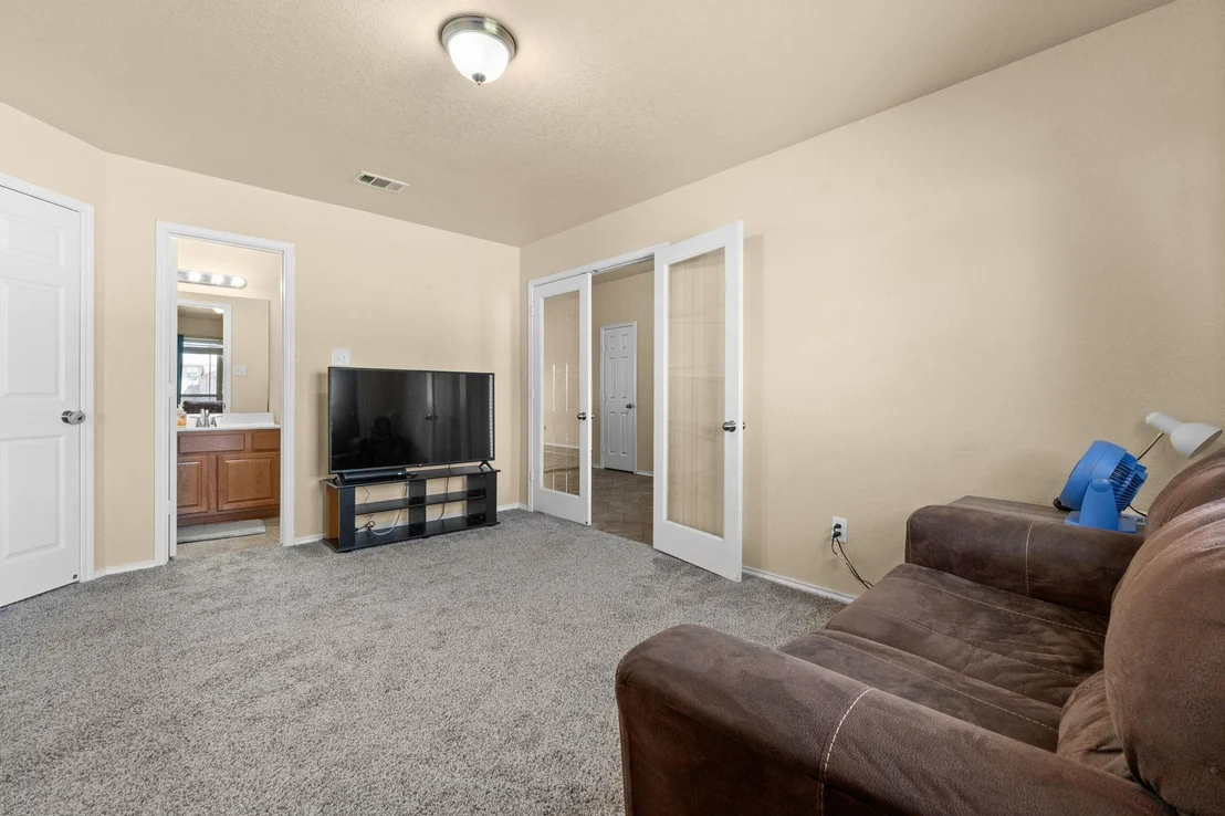 Photo of 404 Curtis DR
