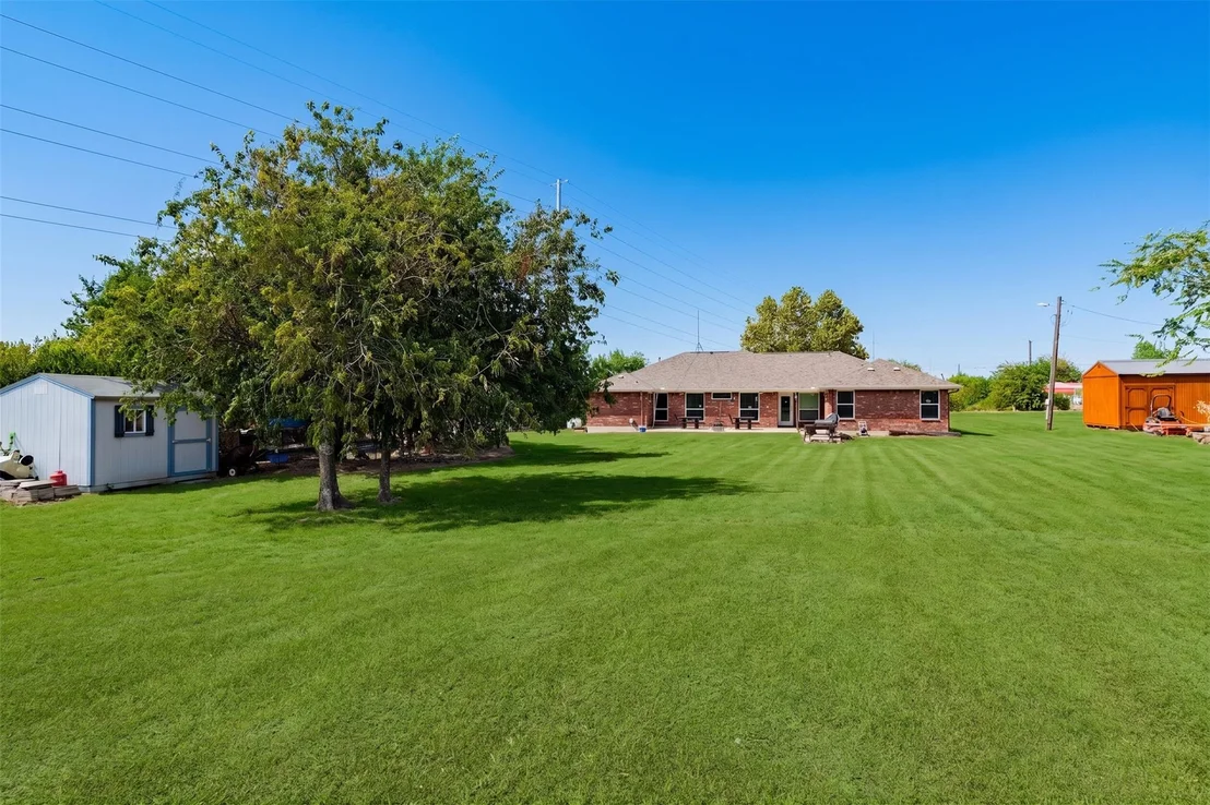 Photo of 770 Green Acres