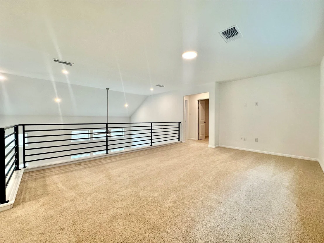 Photo of 172 White Horses DR