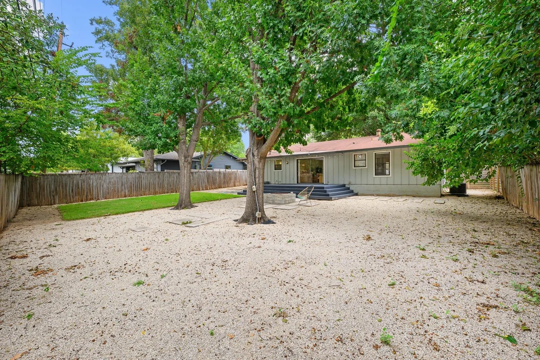 Photo of 2506 East Side DR