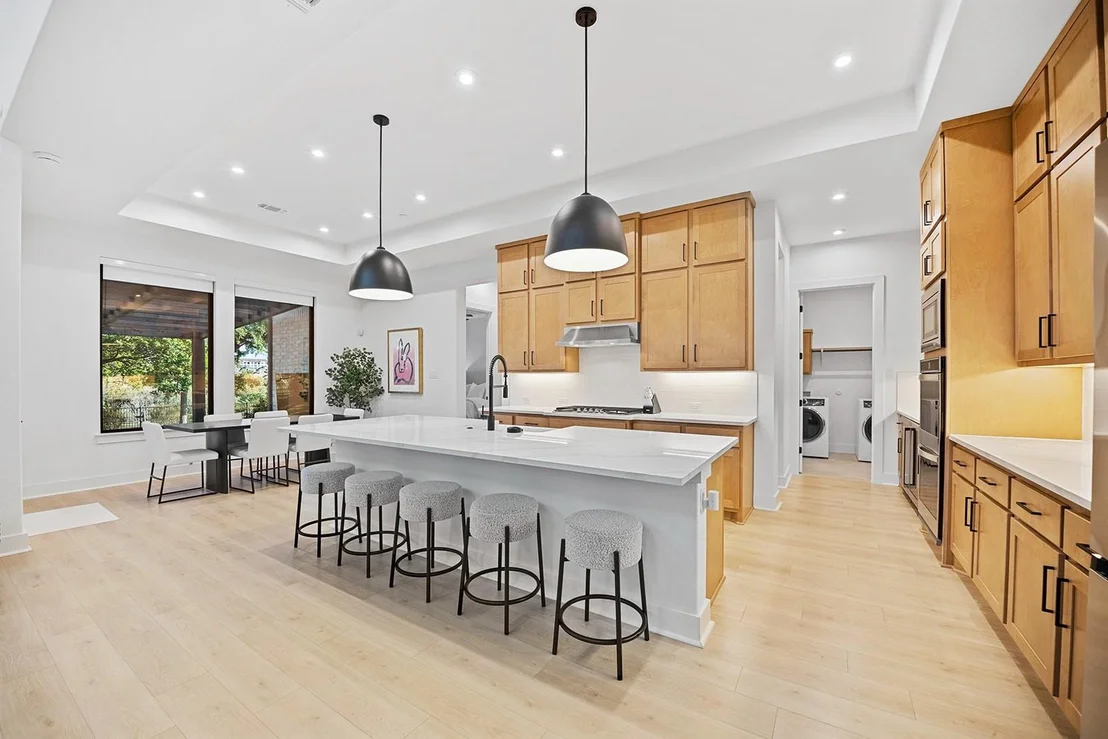 Photo of 645 Wolf Ridge RD