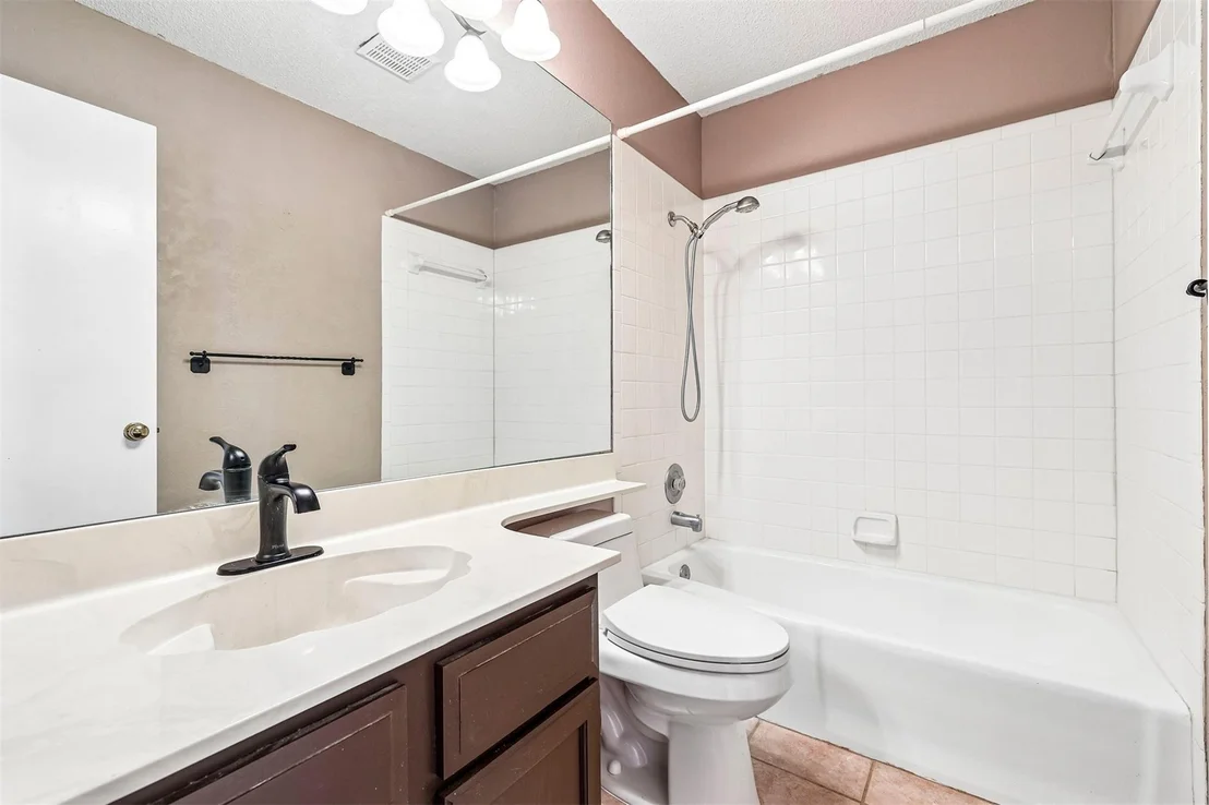 Photo of 8302 Racine TRL