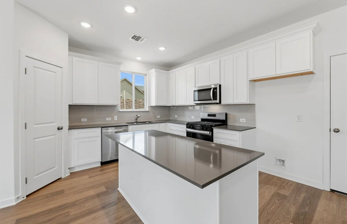 Photo of 111 Blackfoot Daisy PATH