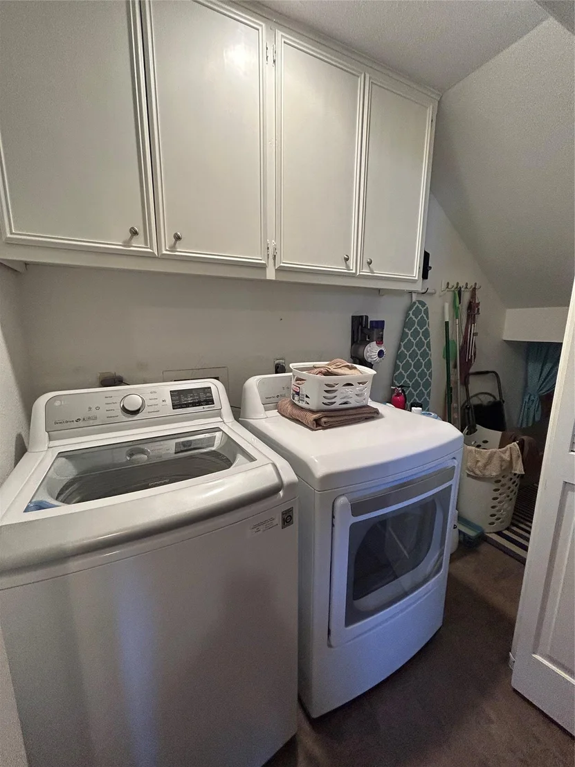Photo of Unit D at 11121 Pinehurst DR