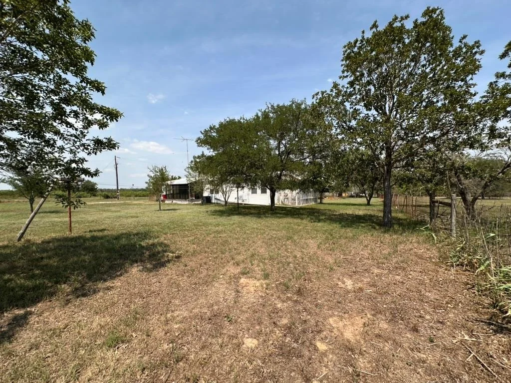 Photo of 124 Three Oaks LN