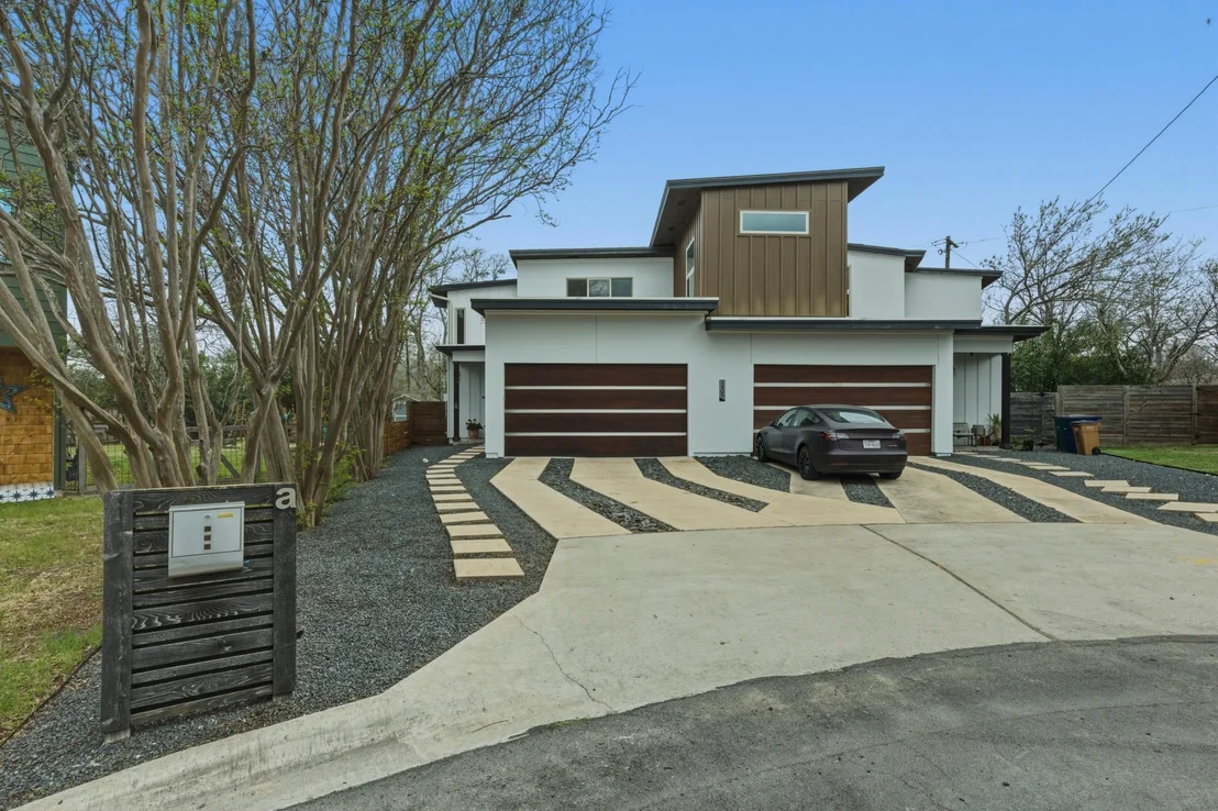 Photo of Unit A at 1405 Camelot CIR