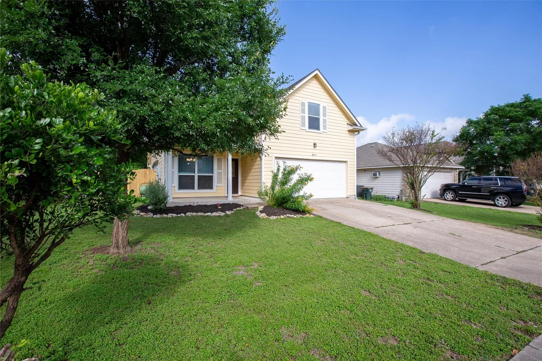 Photo of 2571 Georgian DR