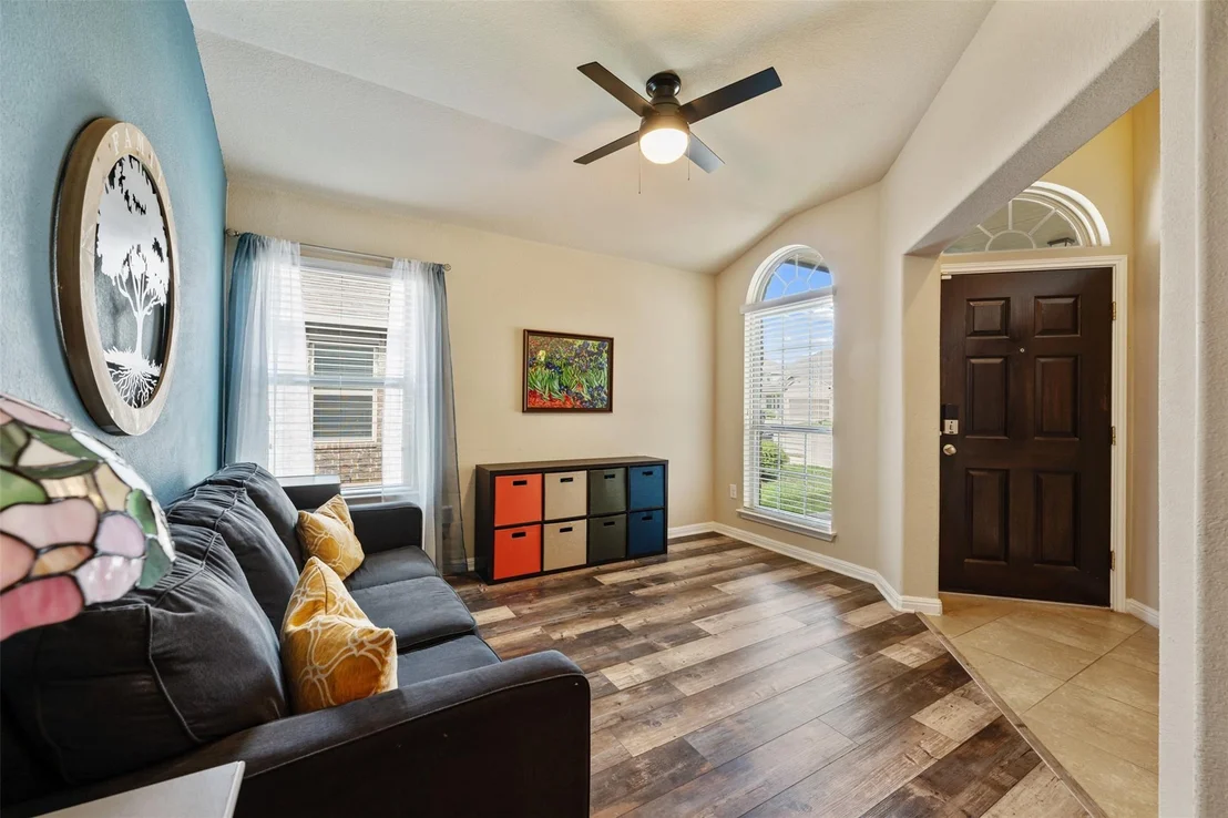 Photo of 604 Longhorn Cavern RD