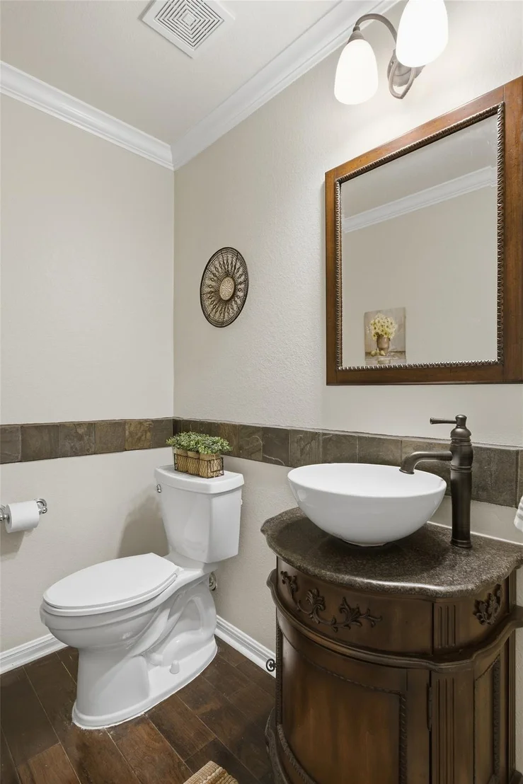 Photo of 526 Victoria DR