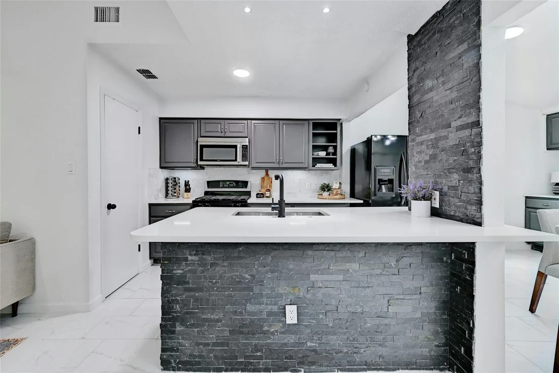 Photo of 7007 Carwill DR