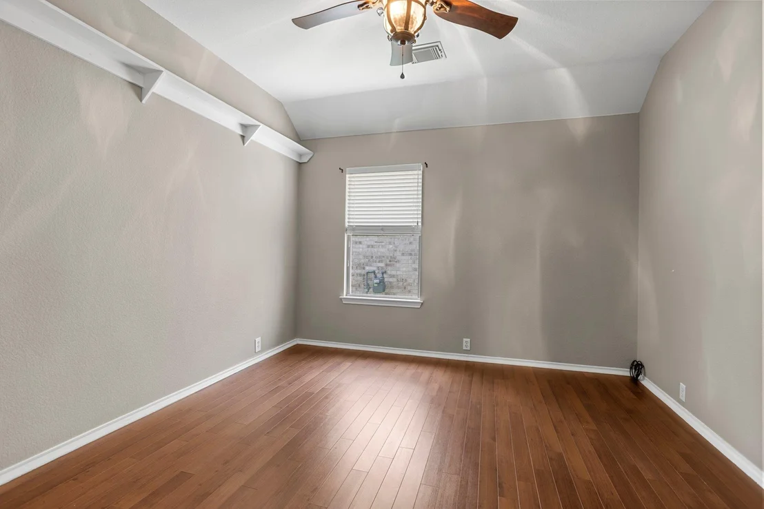 Photo of 10936 Colonel Winn LOOP